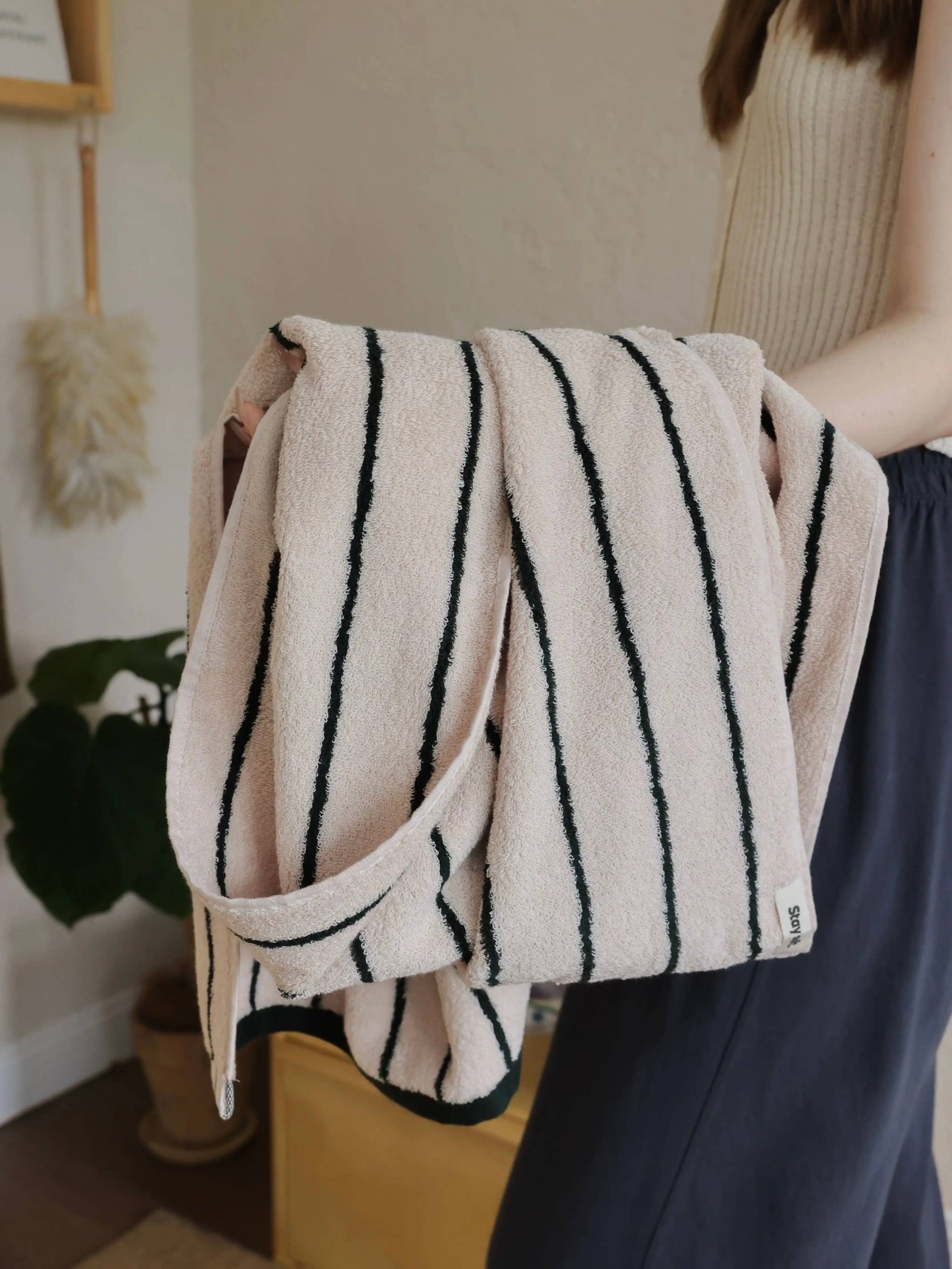 INSPECIAL HOME - Wholesale Bath Towel - 100% Cotton Retro Earthy-tone Pinstripe Soft Plush Towel 15