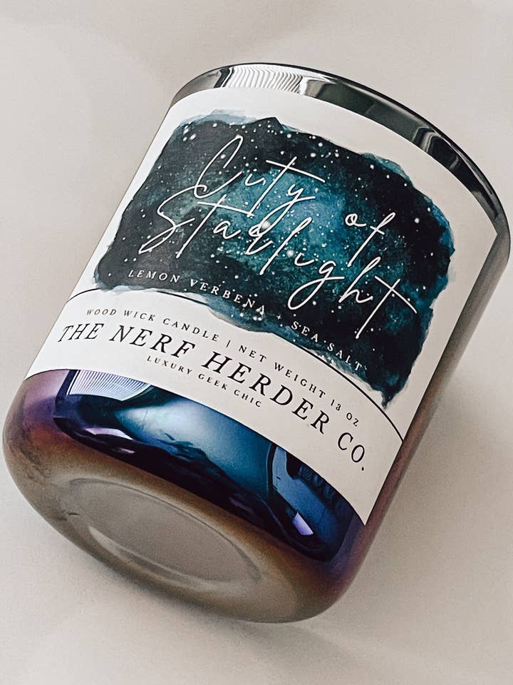 Bougie sous licence officielle | Ville de Starlight (13 oz) pour la vente par The Nerf Herder Co.