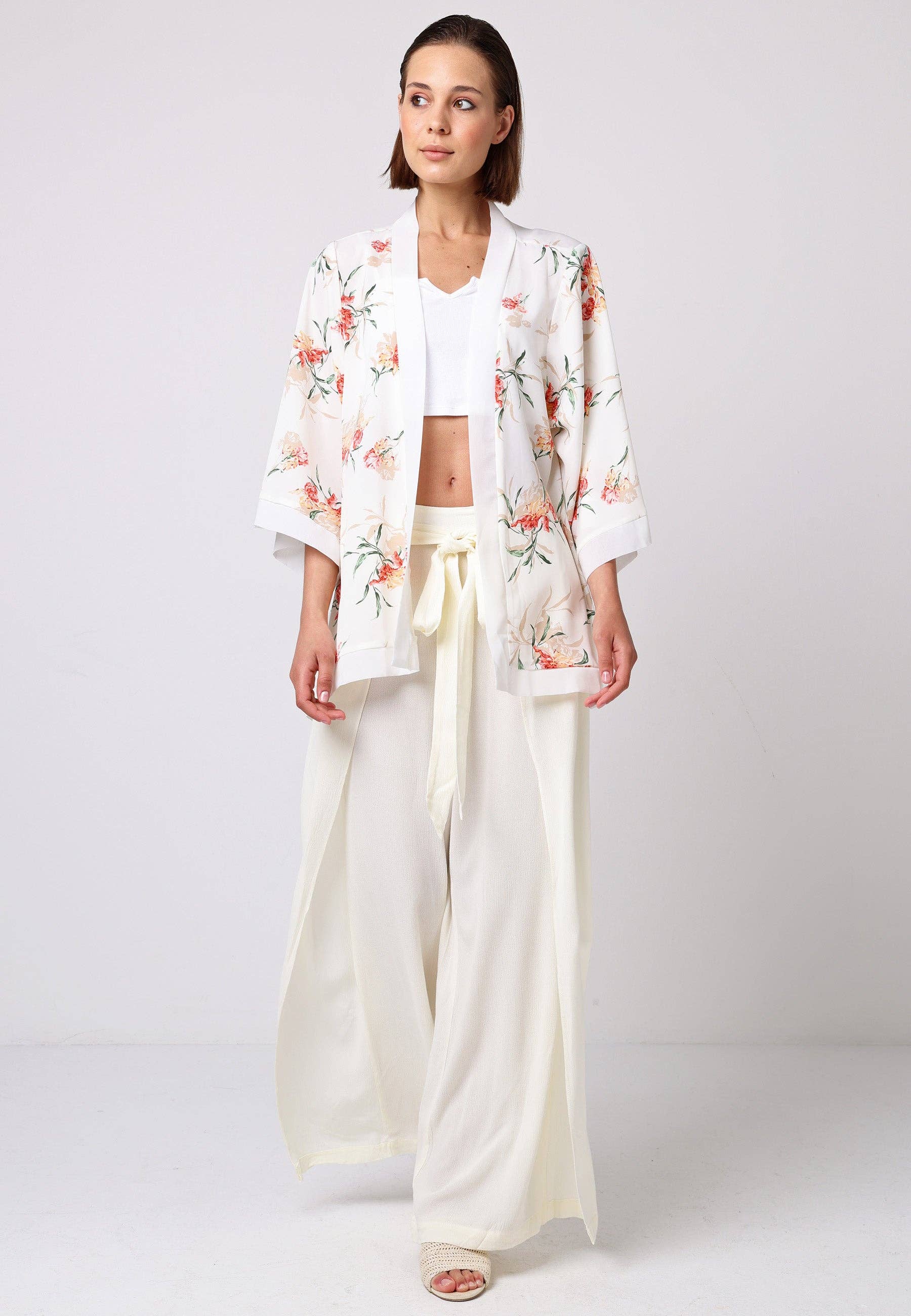 ANGELEYE – wholesale Kimono – Women's – Short Kimono Top in White Floral Print4