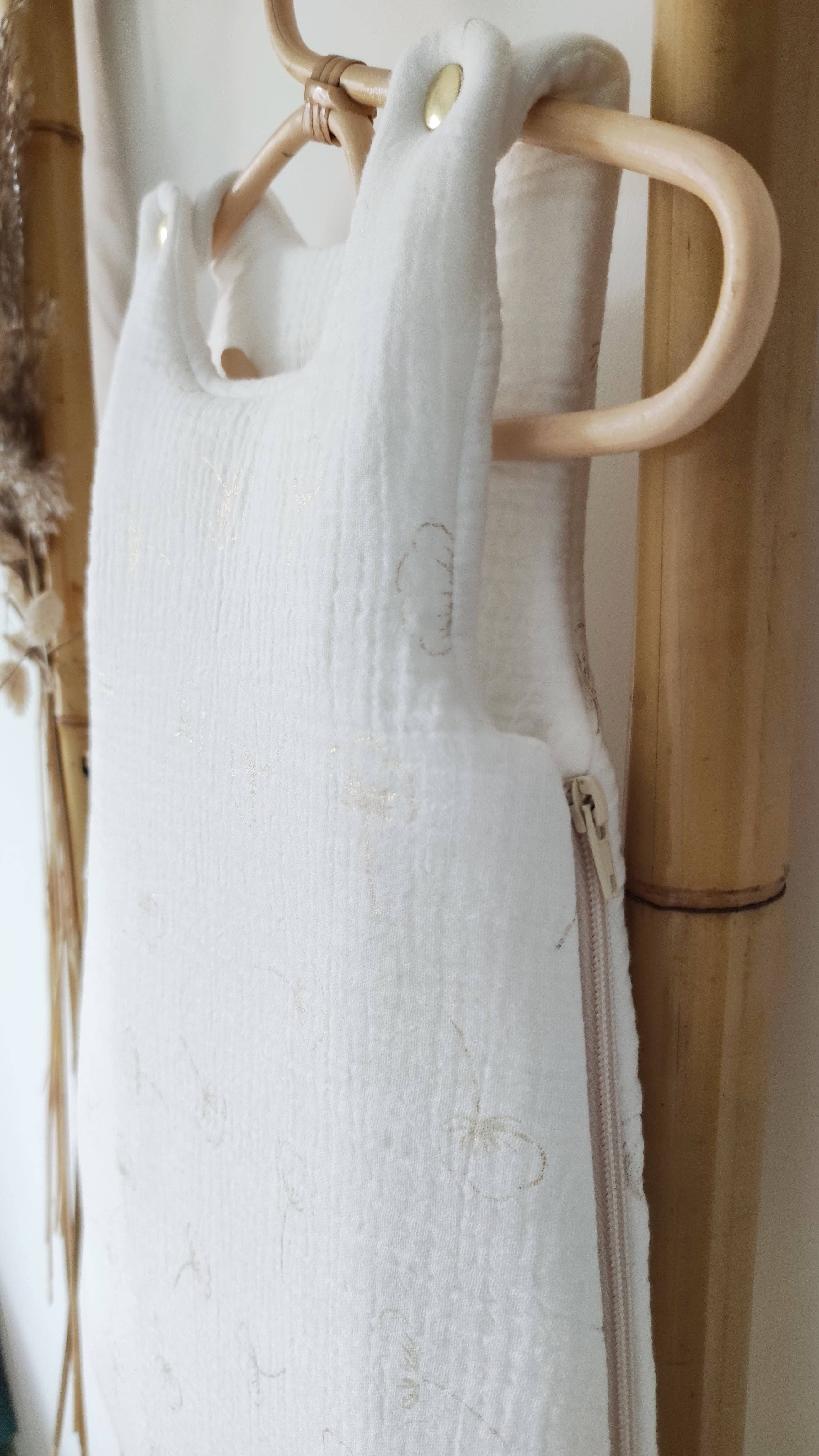 Les p'tites Merveilles de Bérénice - Wholesale Bodysuit (Non-Footed) - Baby - Sleeping bag 0-3 months “Golden cotton flowers” in off-white double cotton gauze5