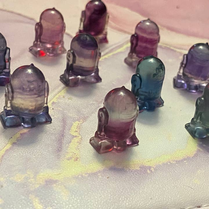 Moon River Designs - Vendita all'ingrosso Pietra/cristallo spirituale - Mini sculture in cristallo R2D2 Star Wars, fluorite e ossidiana0