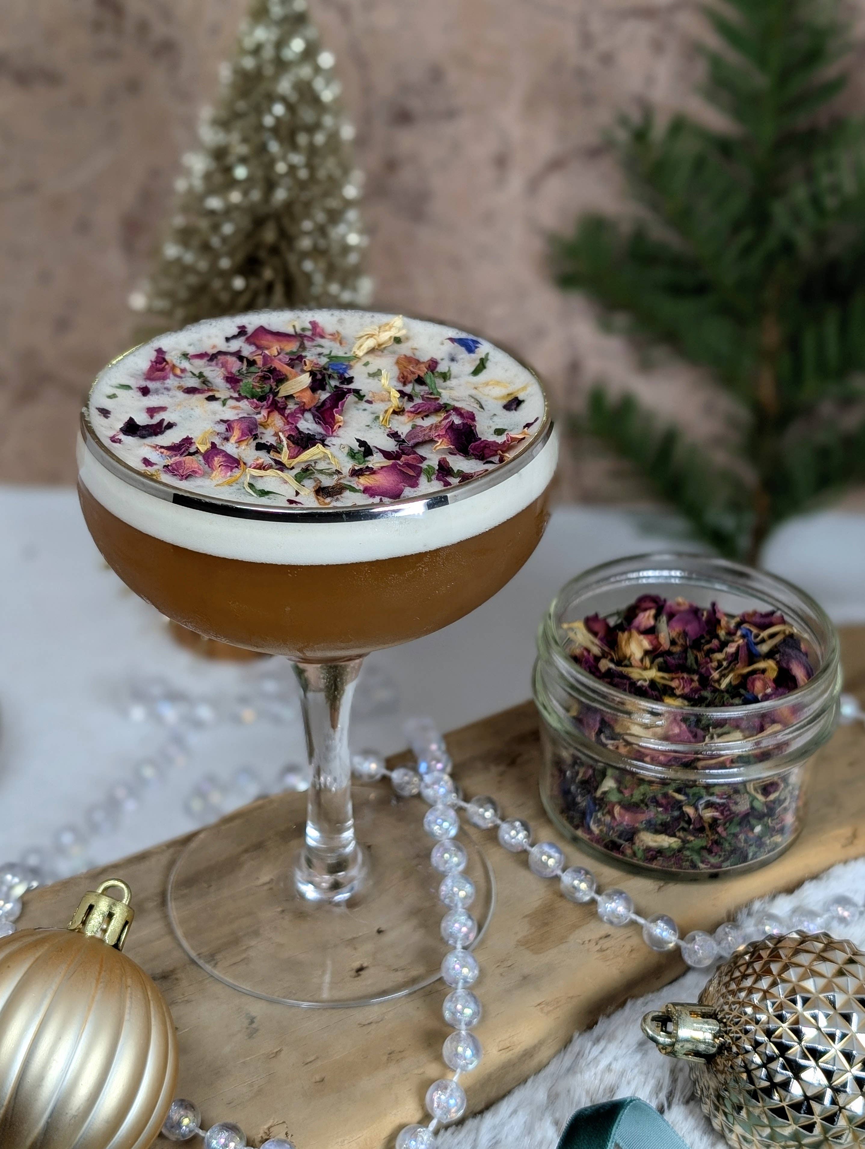 Adornwell Cocktail Co. - Vente Ustensiles pour garnir des cocktails - Garniture de cocktail comestible "Joie de Noël"1