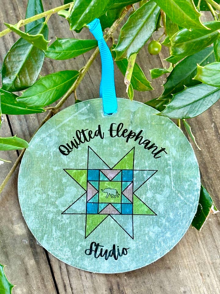 Anpassad logotyp julprydnad för wholesale av Sweet tea and Grace