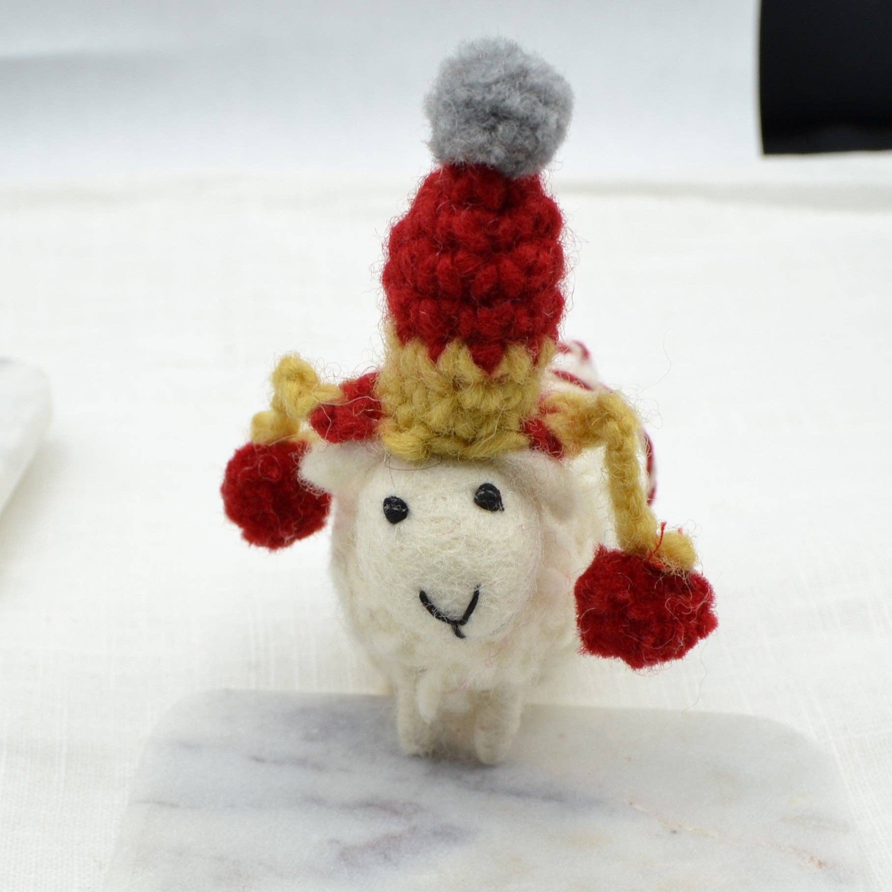 Didi Bahini Fair Trade – wholesale Ornament – Wooly Sheep Felt Ornament2