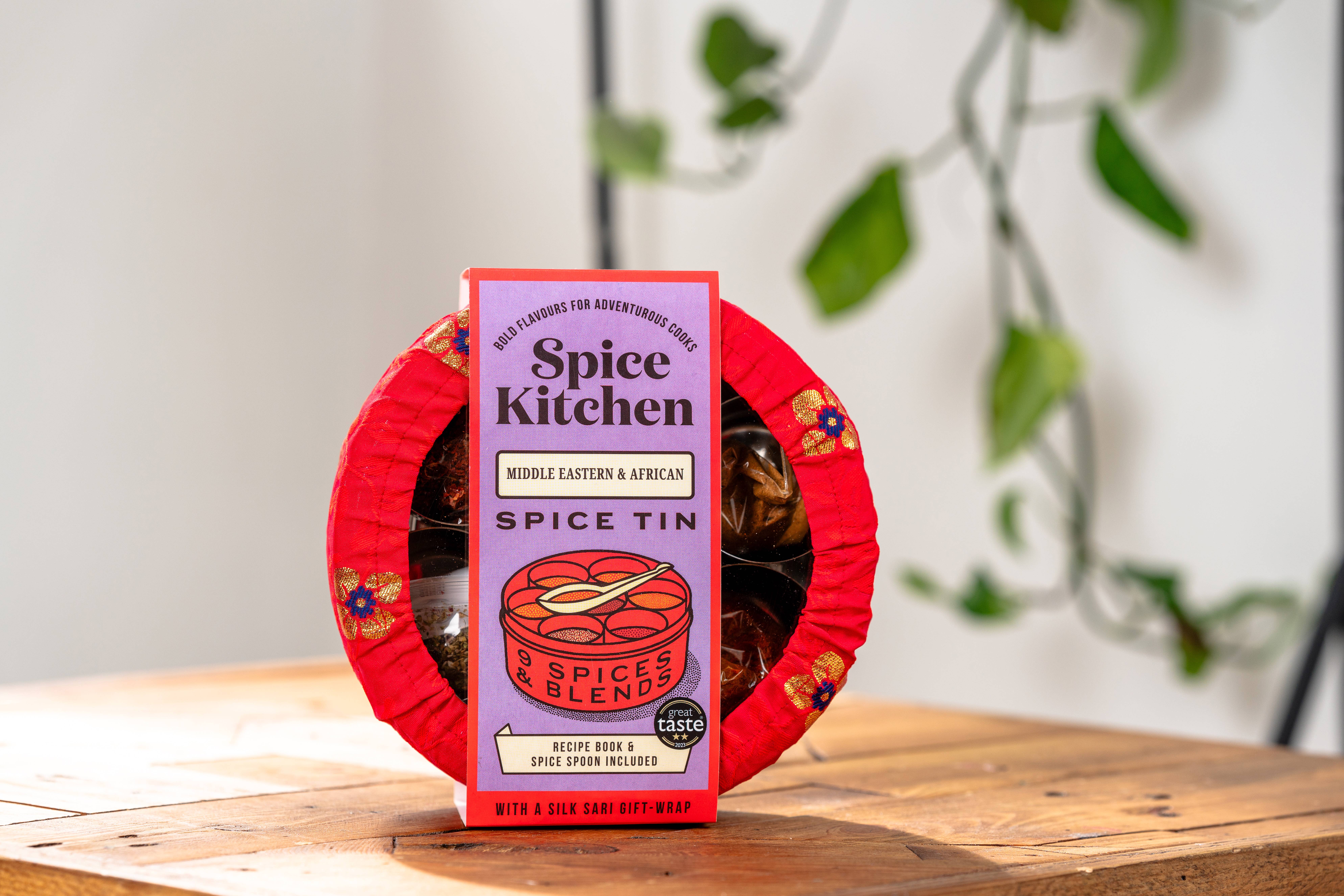 Spice Kitchen – wholesale Dried spice mix – Middle Eastern & African Spice Tin with Silk Sari Wrap7