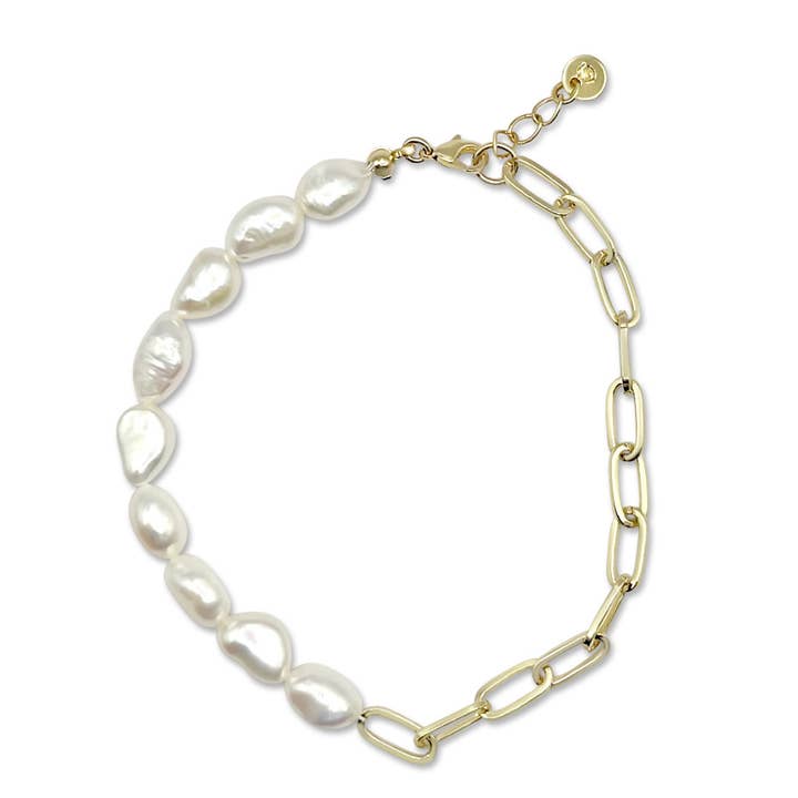 Pearl Bracelet | Half Chain Jewelry | Trendy Gold Bracelet for wholesale by Camilla Limón