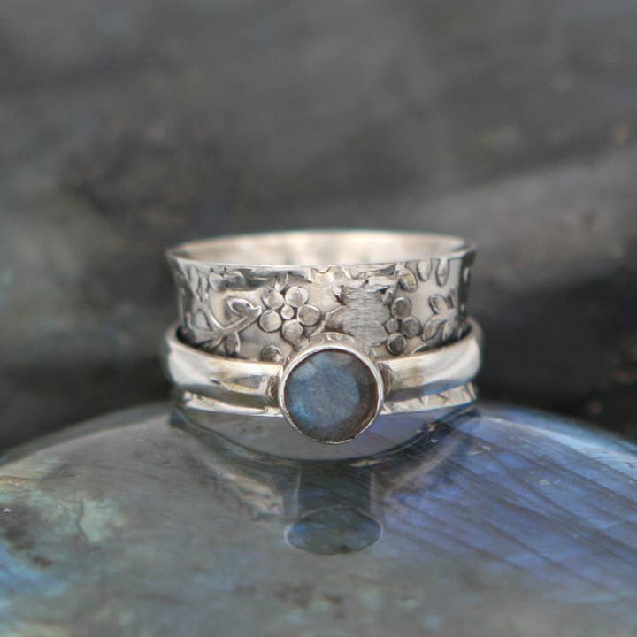 Culture Spot - Wholesale Single Stone/Solitaire Ring - Spinning Floral Labradorite Ring