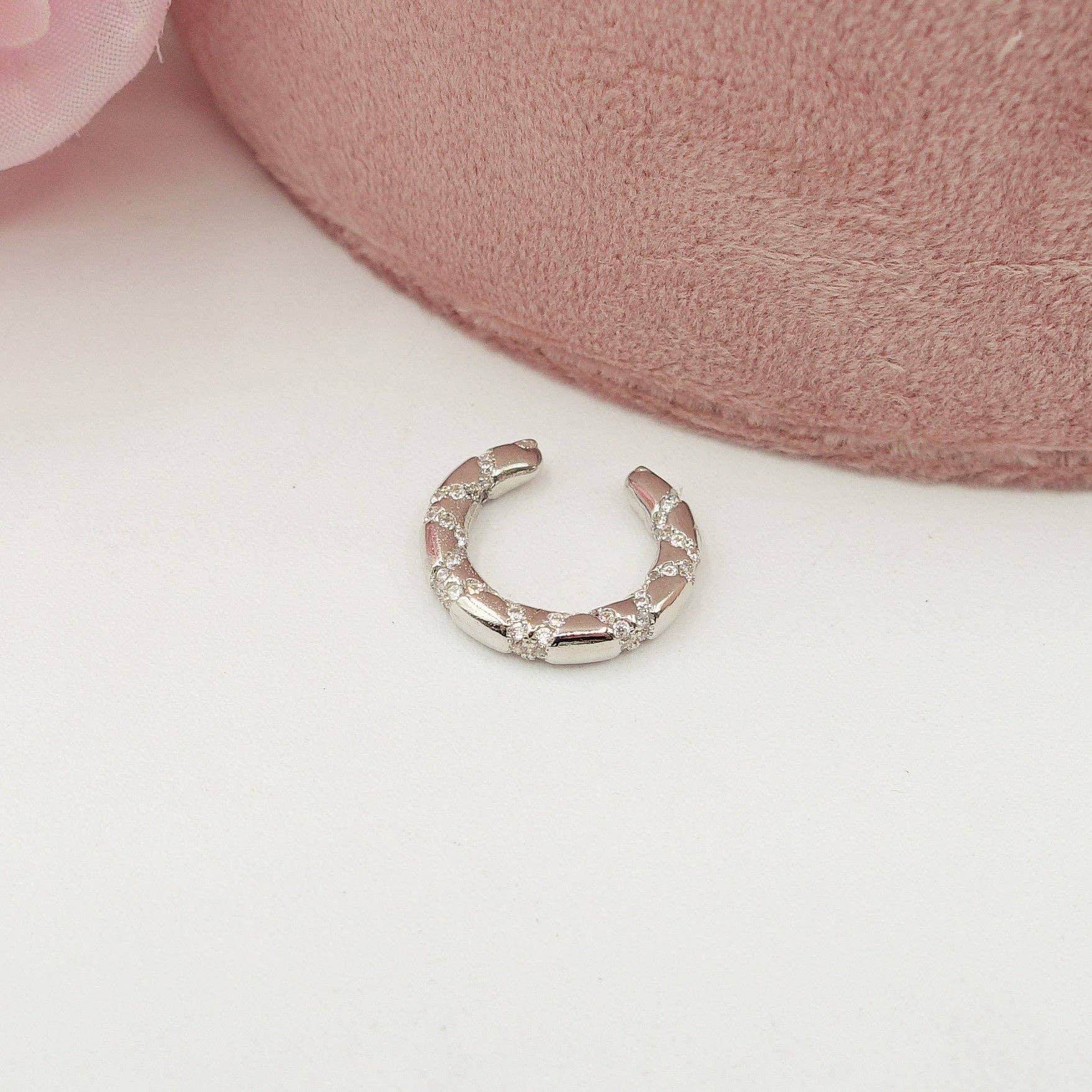 Daemon srls – Großhandel Ear Cuff/Ohrklemme – SORAYA – Einzelner Earcuff ohne Loch mit Zirkonia in Regenbogenfarben0