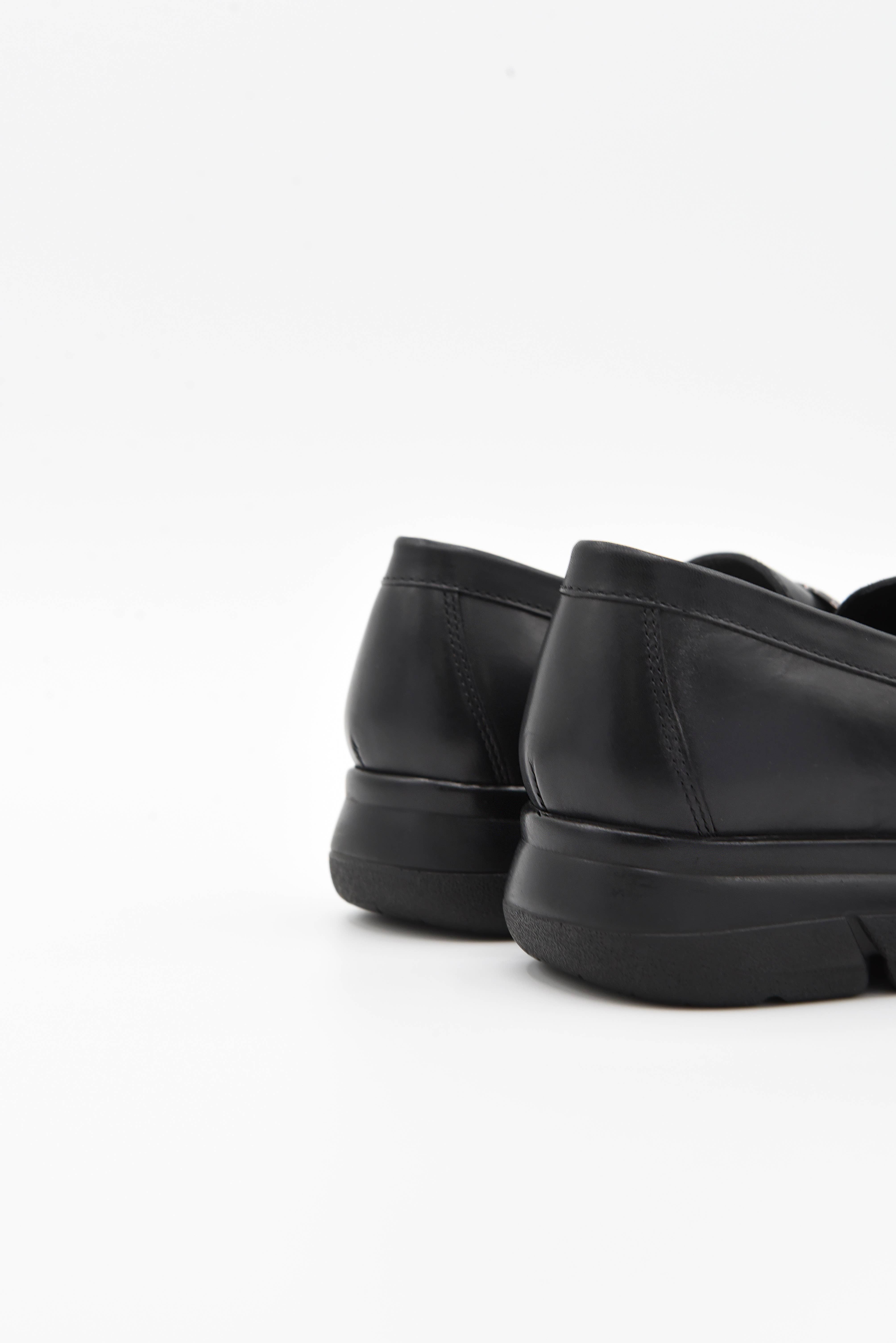 ROSA AMADA - Wholesale Loafers - Women's - Leather Loafer With Metal Detail And Light Sole3