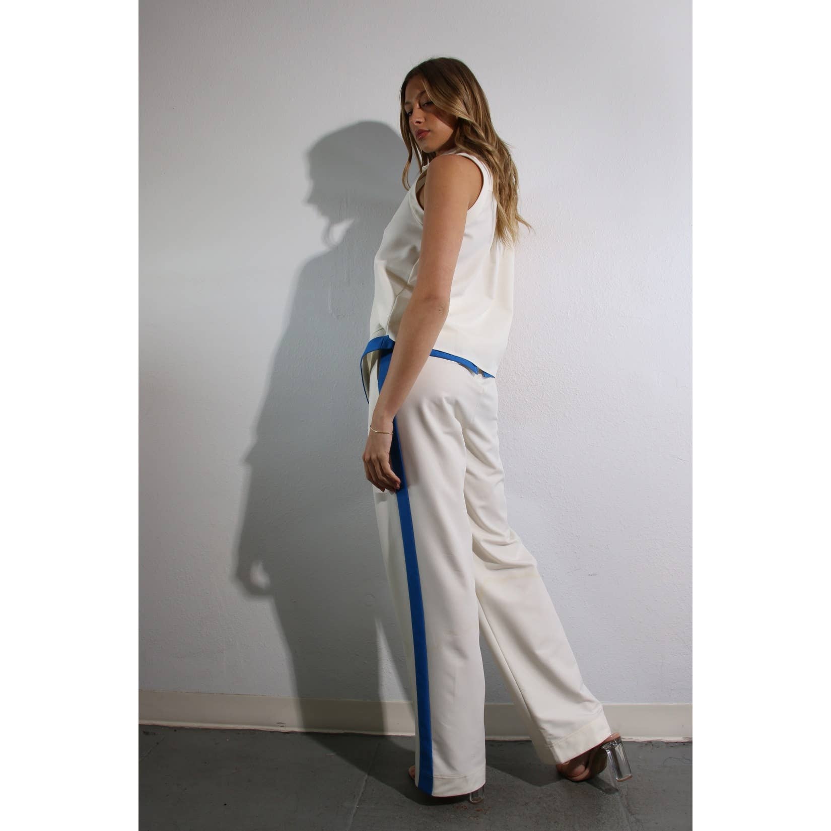 CREMA SET CAMICIE E PANTALONI in vendita all'ingrosso su Faire17