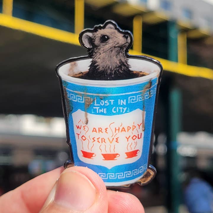 Épingle métallique rat de café pour la vente par Santi of all Trades
