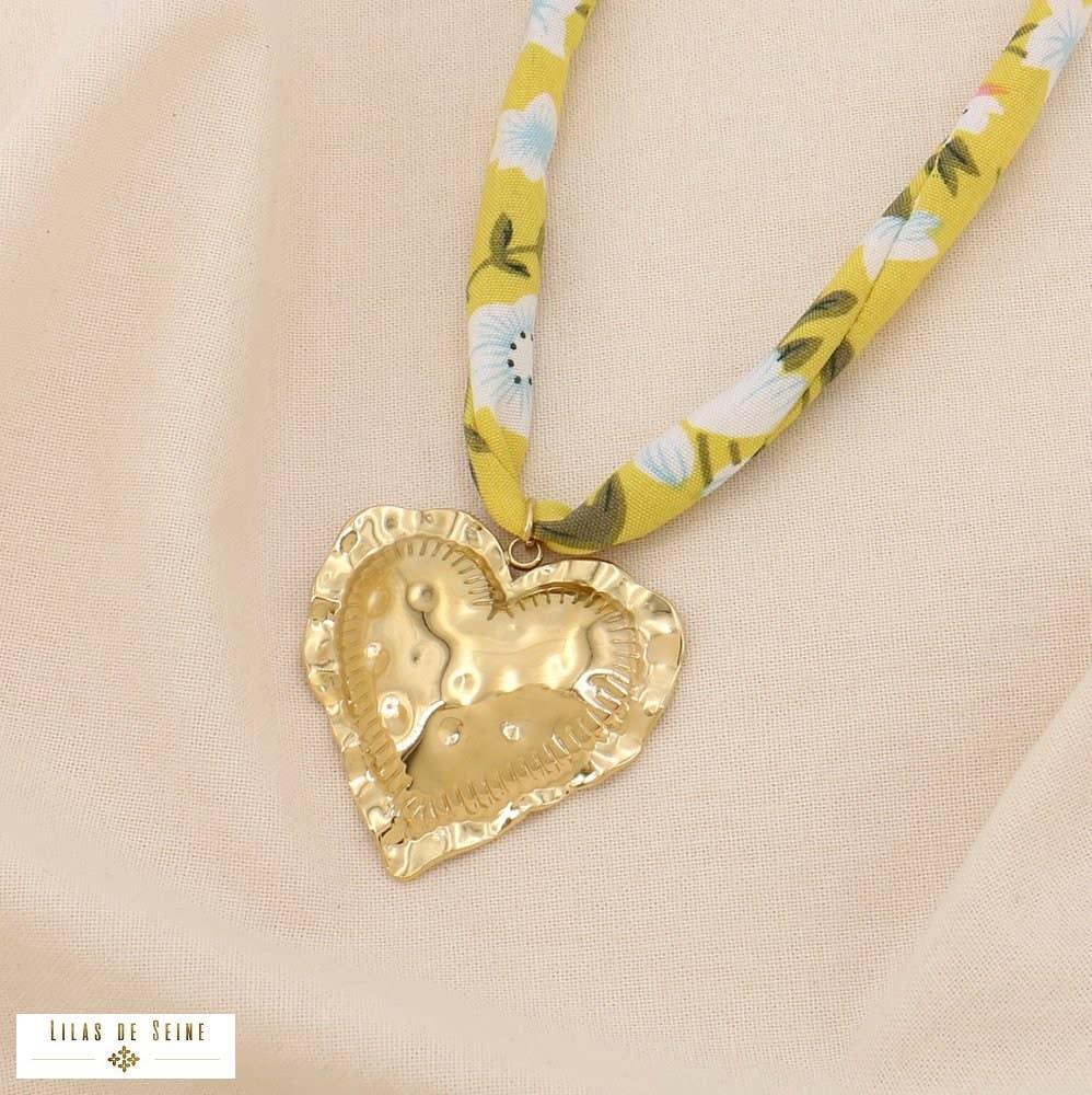 Lilas de Seine - Wholesale Pendant/Charm Necklace - Floral Fabric Necklace Heart Pendant Steel 01250315