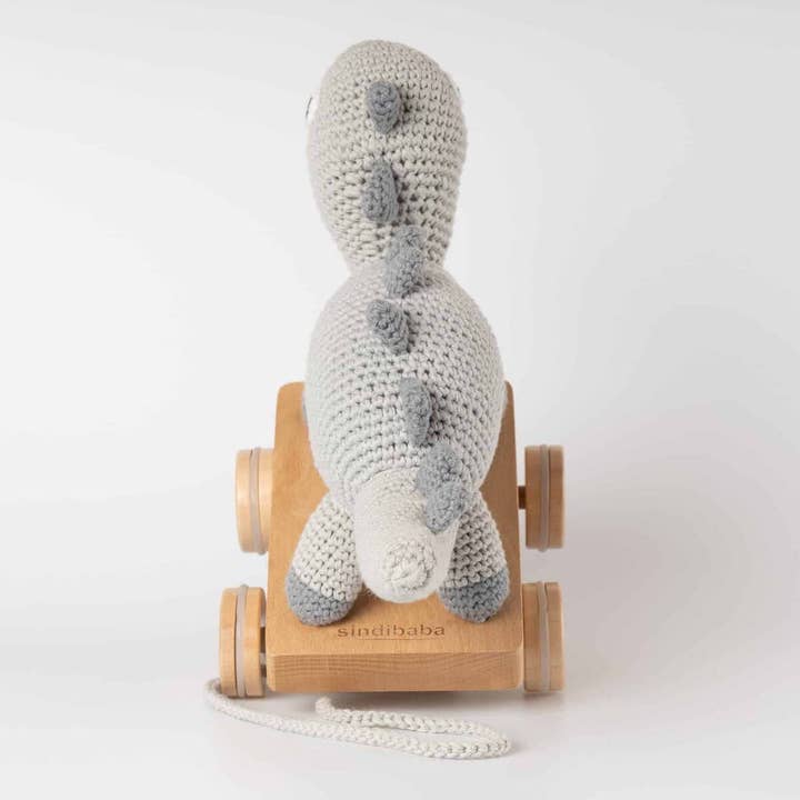 SindiBaba – Großhandel Klassisches Spielzeug – Kinder – Gehäkeltes Nachziehtier Dinosaurier DINO in Grau5