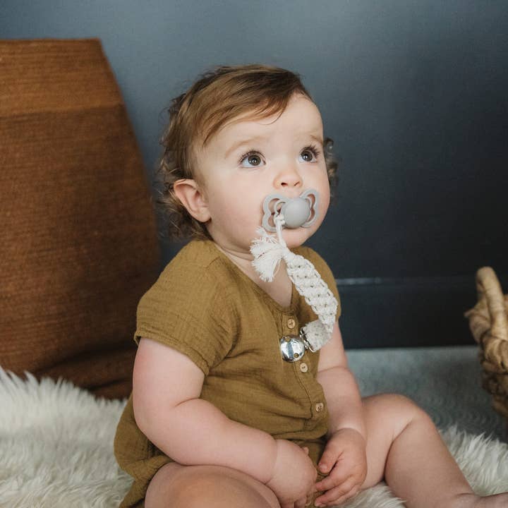 Aubrey and Co - Wholesale Pacifier Clip - Baby - Macramé Dummy Clip7