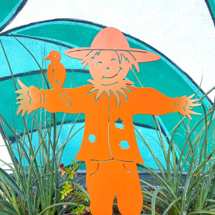 Garden Deva Sculpture Co. - Wholesale Outdoor Ornament/Decor - Gleeful Scarecrow2