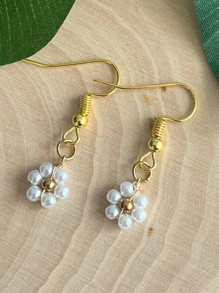 Valentine's Gold Daisy Flower Earrings – Christian Jewelry for wholesale by Saved By Christ Design