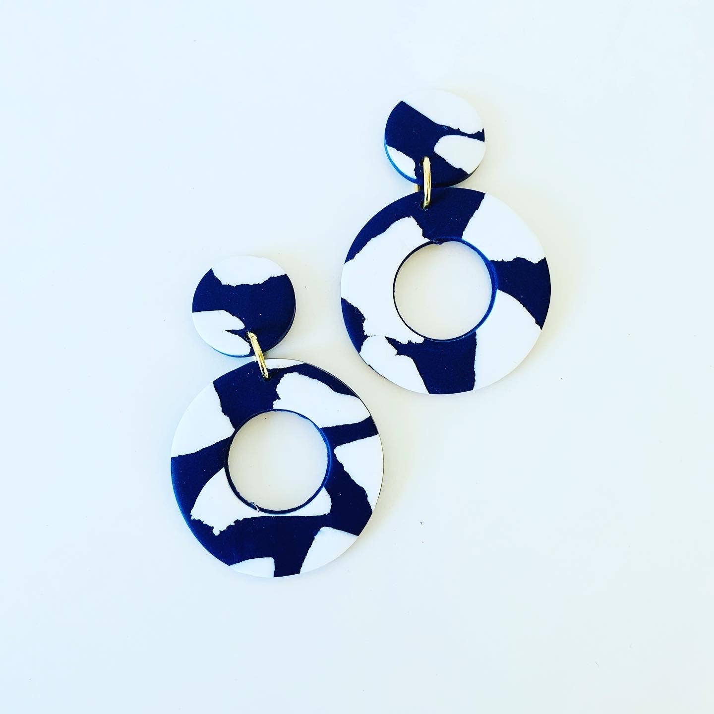 No Shrinking Violet - Wholesale Dangle Earrings - Catalina Earrings - White on Blue2