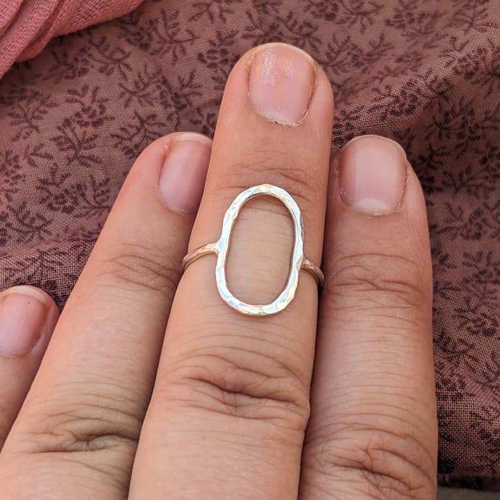 Bague ovale circulaire Portal pour la vente par Western Dawn Art