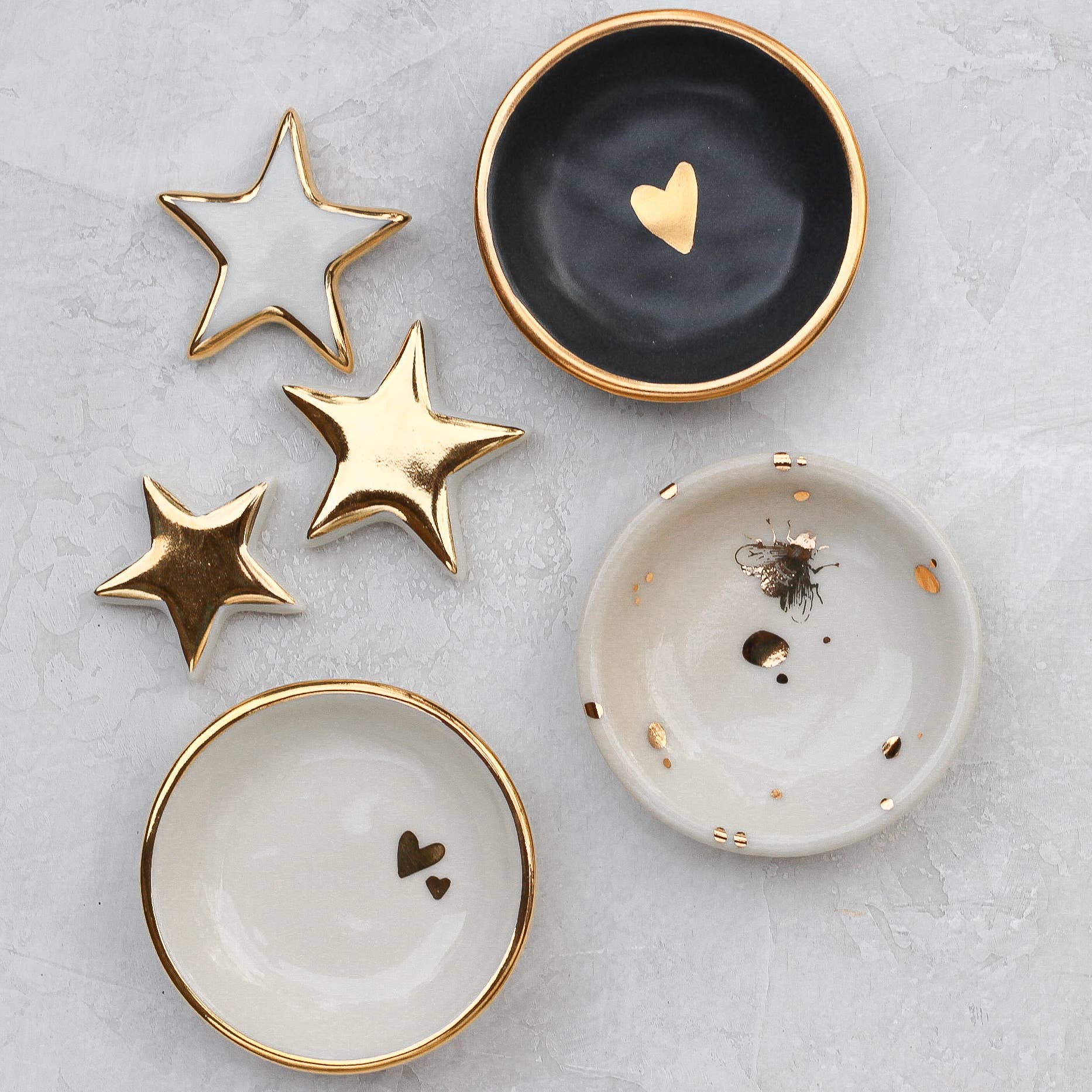 Apricity Ceramics - Venta al por mayor Joyero de plato - Plato circular con forma de corazón doble | Cerámica hecha a mano con oro5