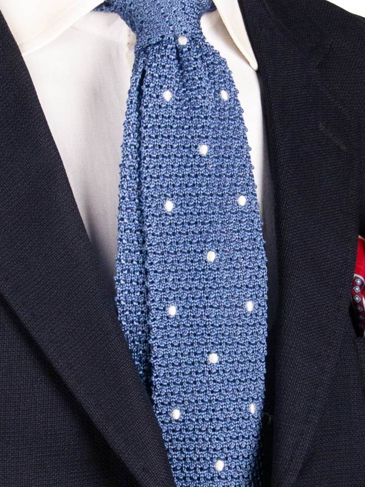 Kobaltblauwe Zijde Gebreide Stropdas met Witte Stippen TRI713 voor wholesale door Graffeo Cravatte