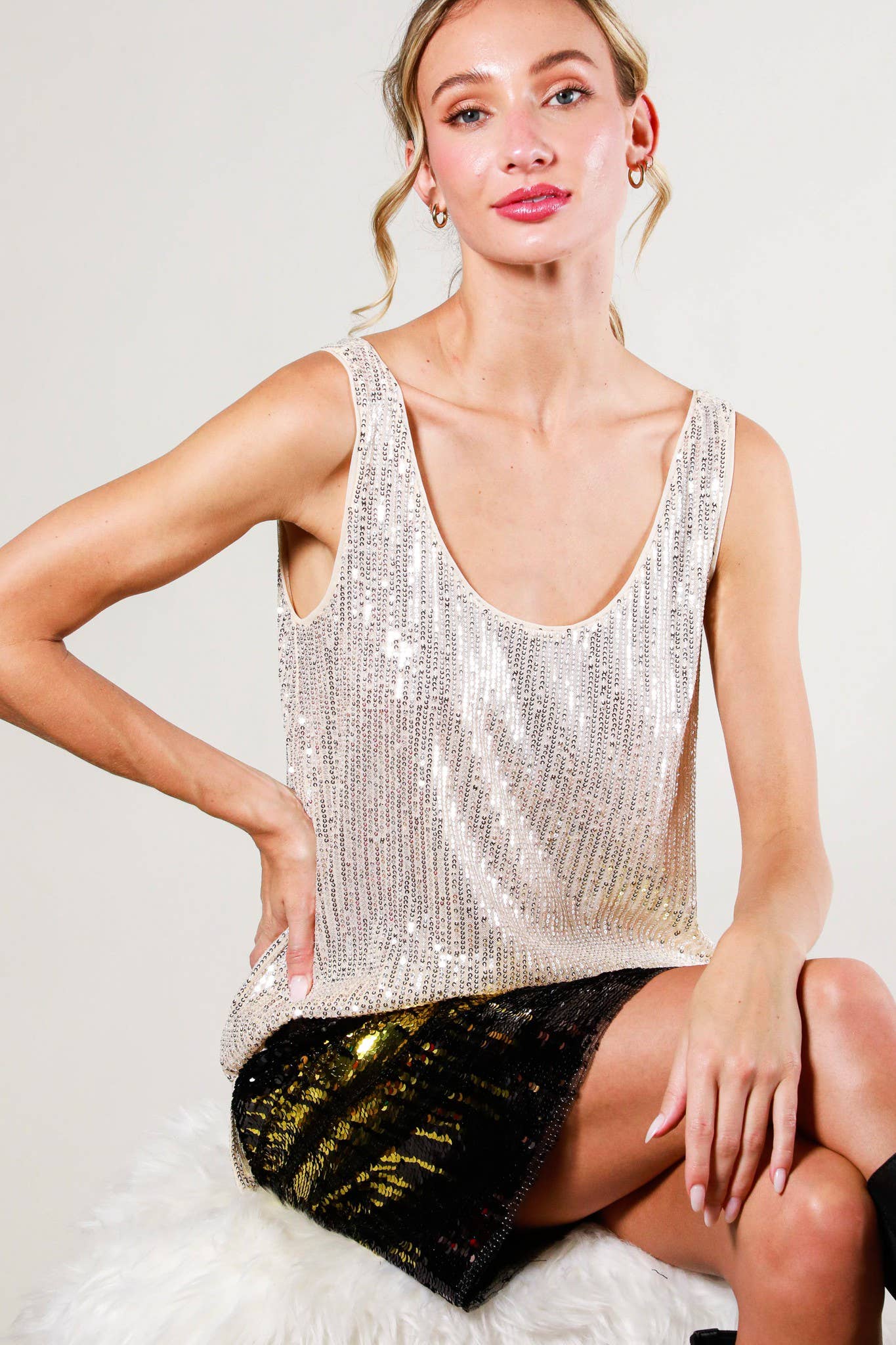 Vine & Love – Engroshandel Tanktop – Kvinder – V-udskåret ærmeløs top med broderede palietter VT817352