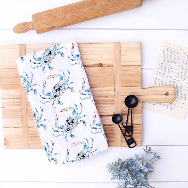 Amanda Klein Co. - Wholesale Tea Towel - Blue Crab Flour Sack Tea Towel2