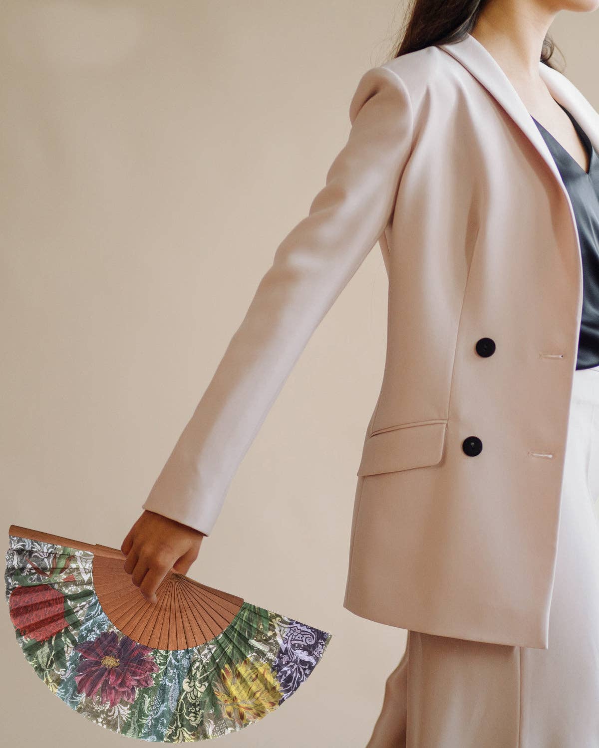 Tusitala Barcelona - Venta al por mayor Ventilador plegable de mano - Abanico Patchwork de flores - de Madera y Algodón3