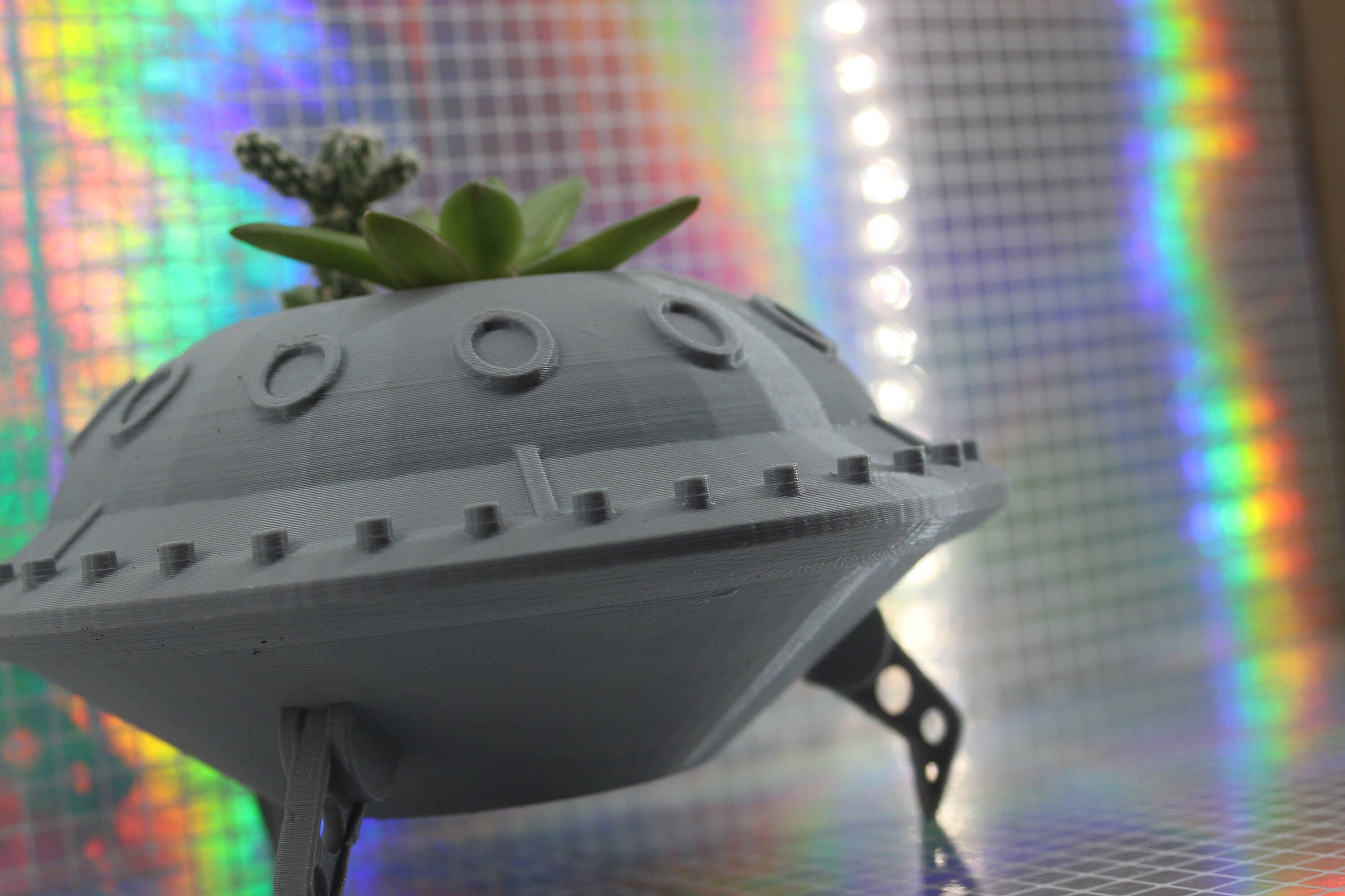 LAYERSPACE - Wholesale Plant Pot - Ufo Planter | 3D Printed Flying Saucer | 3D Printed Planter | Decor2