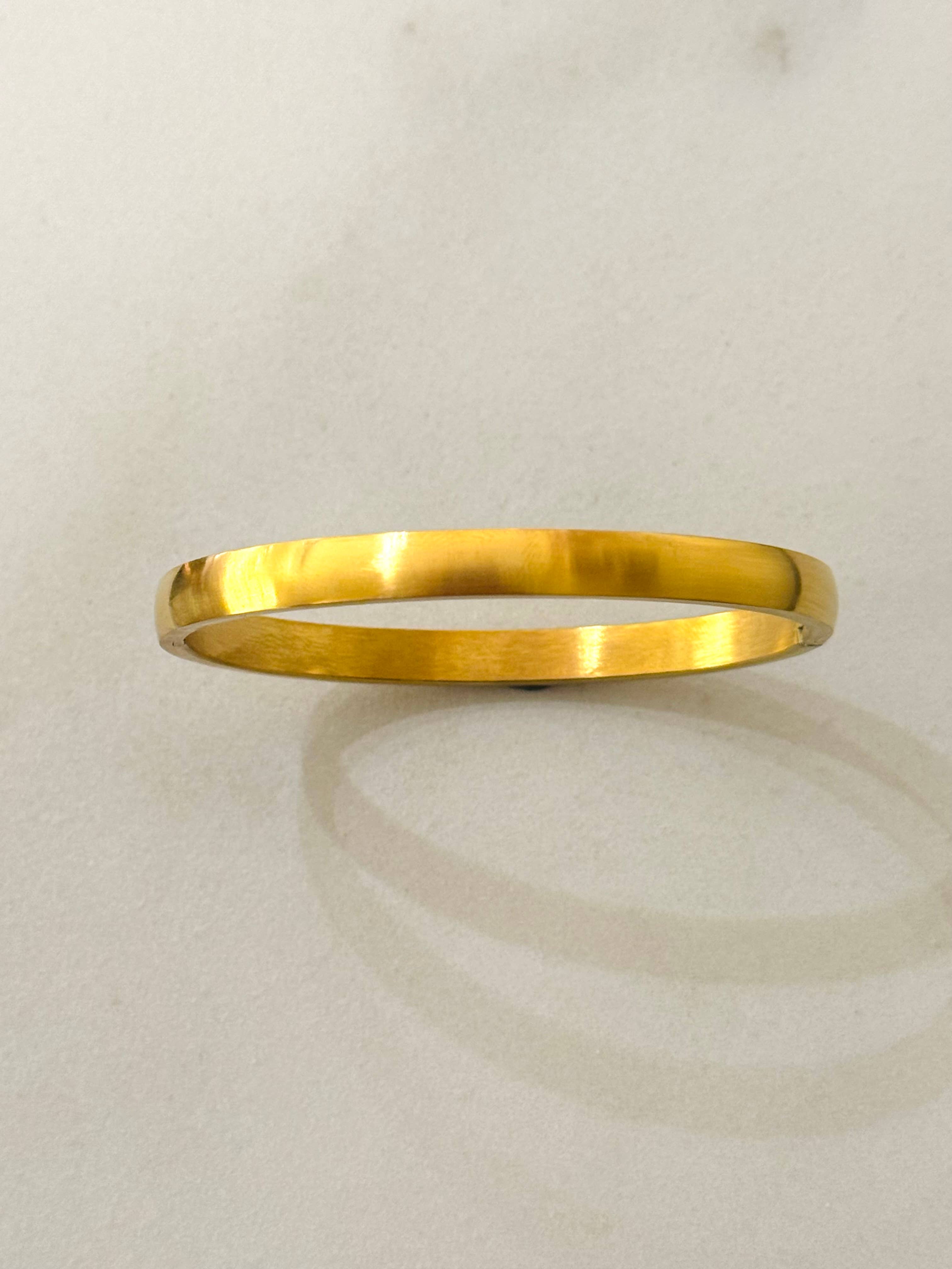 Cassette Barcelona - Wholesale Cuff Bracelet - Plain Brushed Gold Cuff Bracelet 1