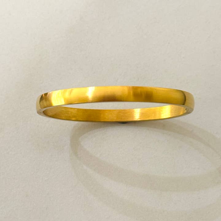 Cassette Barcelona - Wholesale Cuff bracelet - Plain Brushed Gold Cuff Bracelet 1