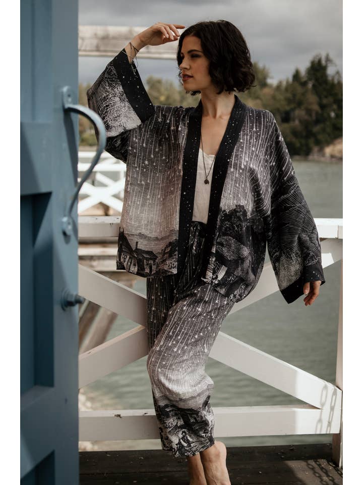 Market of Stars (USA) – Calças - Mulher por atacado – Calças Artista Curtas de Linho Stargazer com Estampa de Estrelas Cadentes12