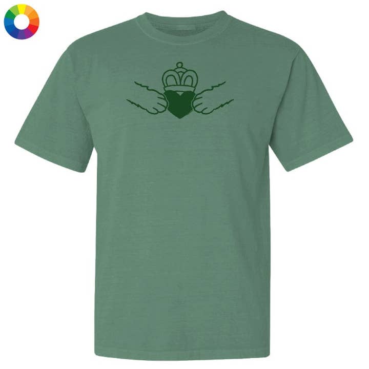 Chien Claddagh - T-shirt Classique pour la vente par Teddy the Dog