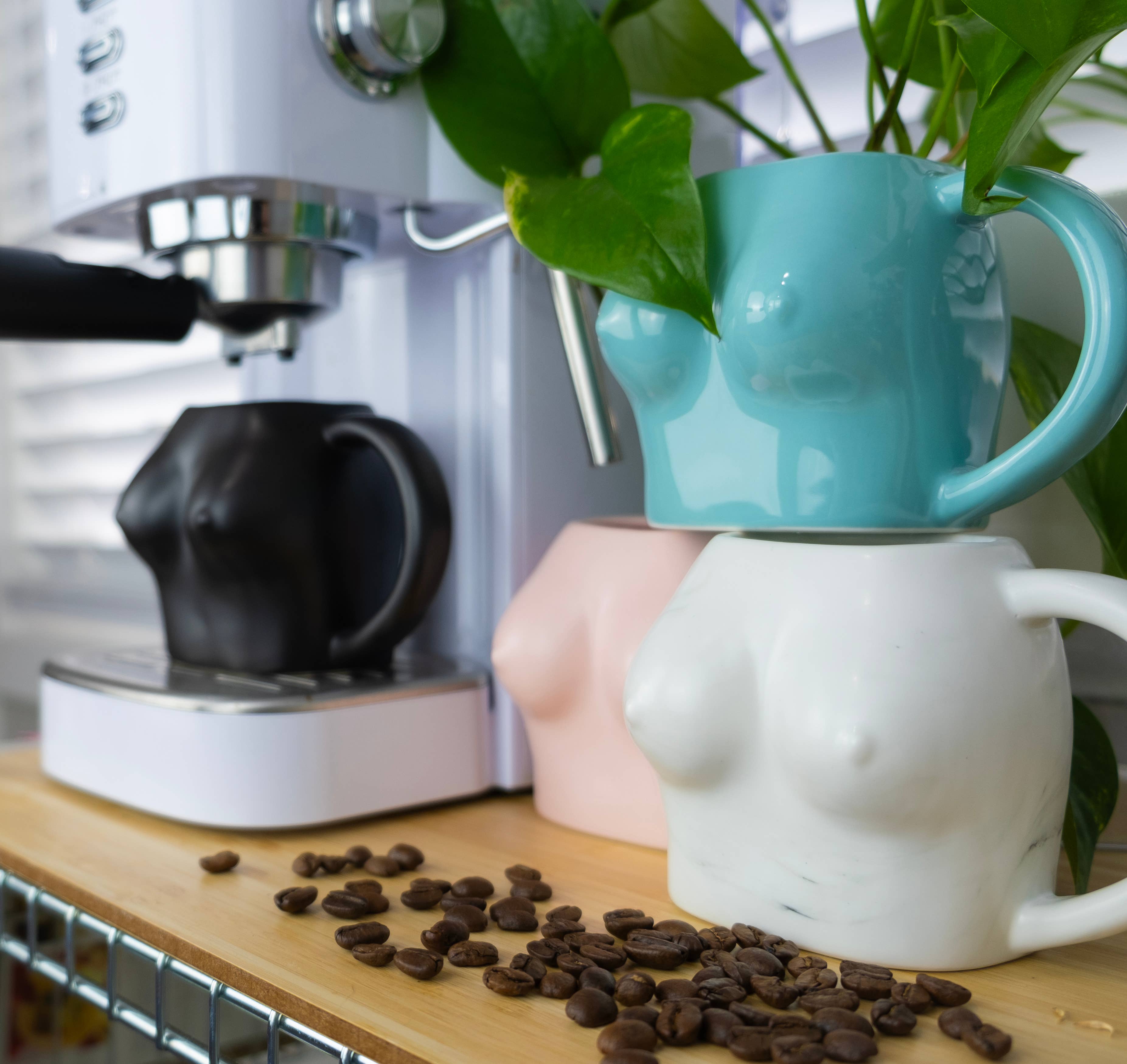 Properly Improper - Vendita all'ingrosso Tazza - Tazze a forma di corpo con seno (5 varianti colore)2