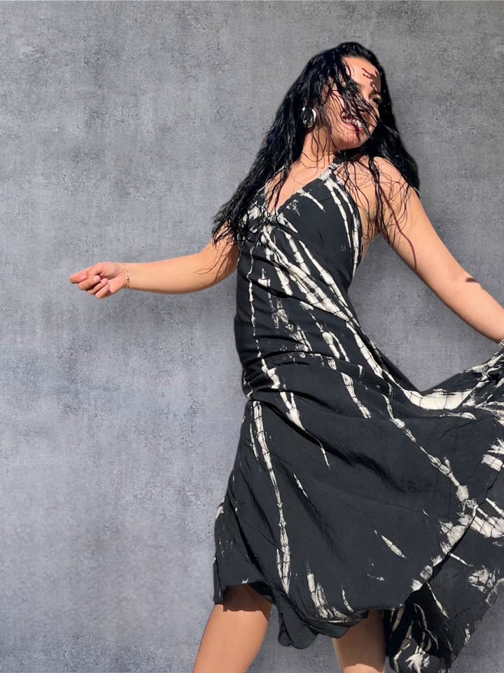 Lucky dress in tie-dye rayon. Pack of 10 for wholesale by Kinomy