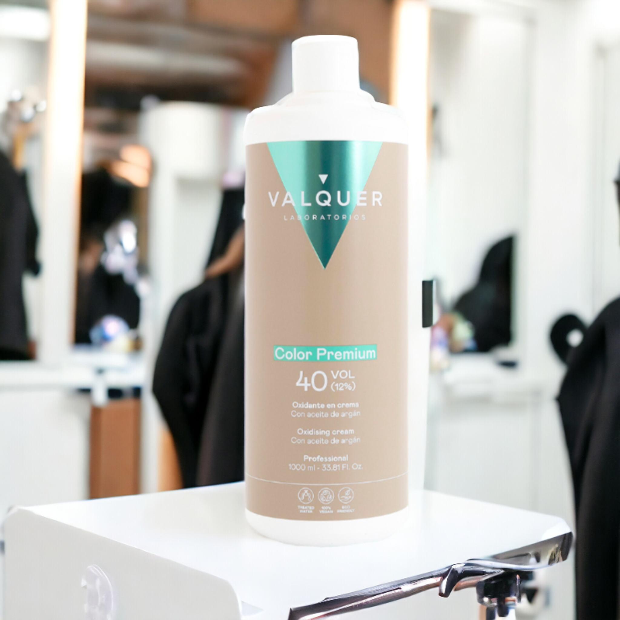 Valquer Laboratorios - Wholesale Hair Dye - Premium Ultra-Creamy Oxidant 40 vol (12%) - 1000 ml1