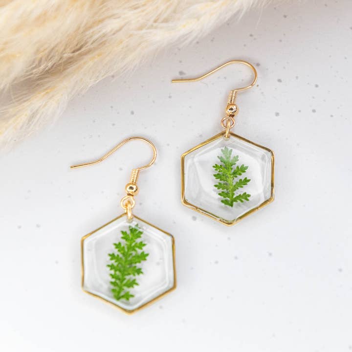 Allie and Posie – wholesale Dangle earrings – Mia hexagon dangle earrings with real dried fern in resin15