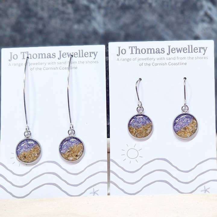 Orecchini pendenti rotondi Shoreline con perla a sirena £8.00- £10.00 per la vendita all'ingrosso da parte di Jo Thomas Jewellery