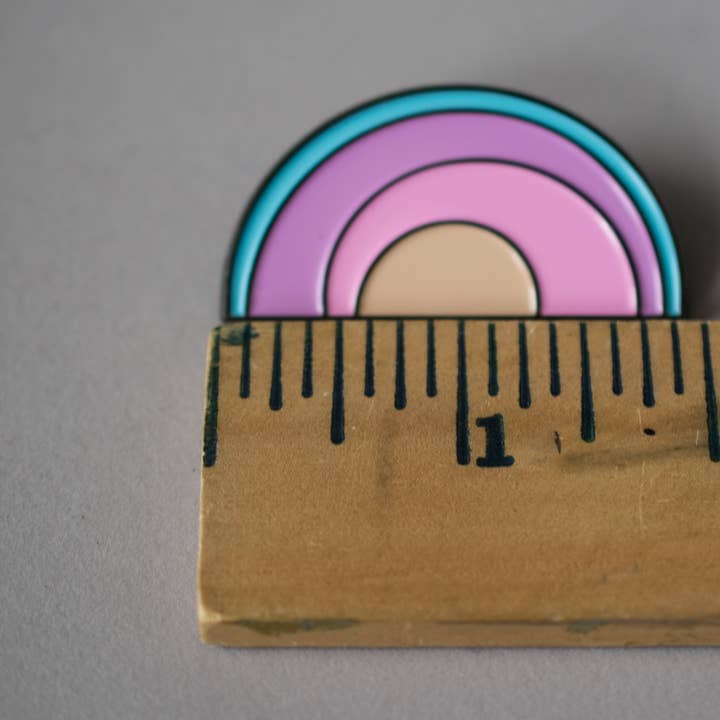 Hollowdolls – wholesale Lapel pin/button – Rainbow Badge Pin3