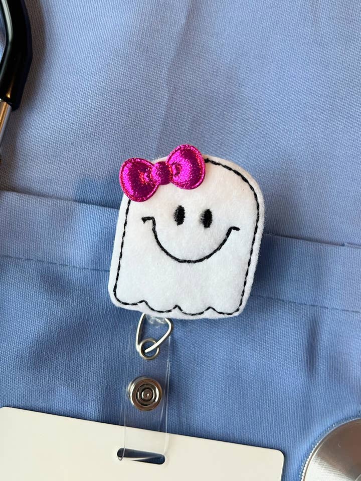 Carretel de crachá retrátil Ghost Cute para Professores e Enfermeiros por atacado de Meeko’s Must Haves