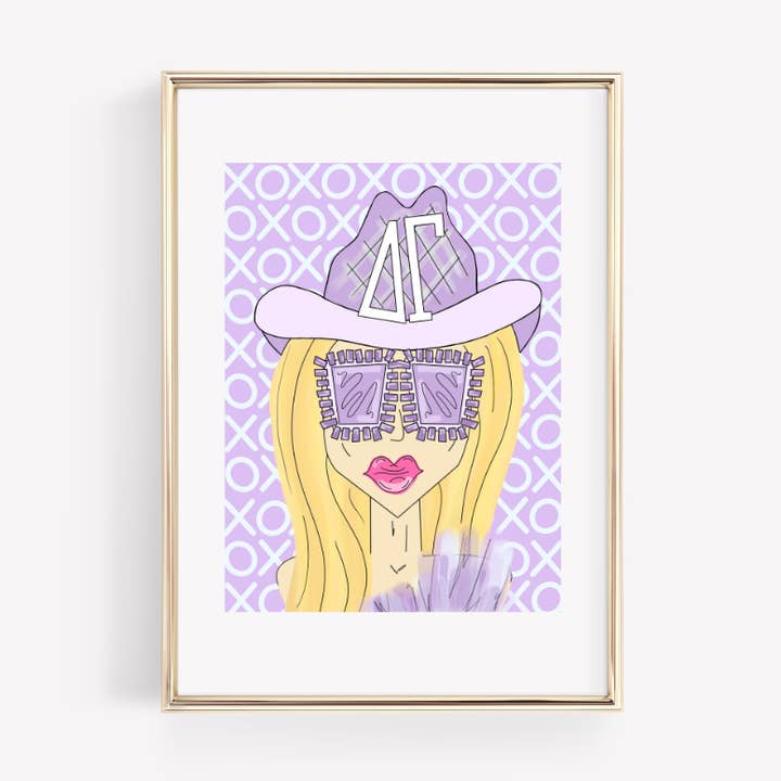 Delta Gamma - Cowgirl funky violette PERSONNALISABLE - IMPRIMÉ pour la vente par Made By Marissa Art