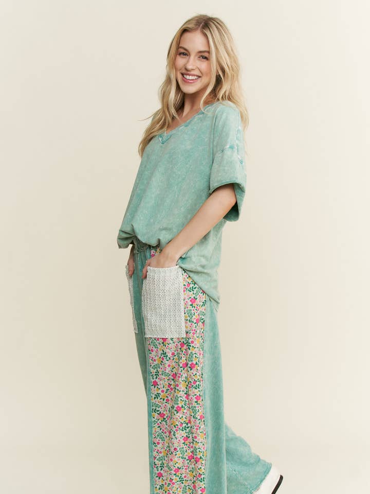 J.Her - Wholesale Pants - Women's - MineralWashed Floral Sided Cropped Pants HP6539