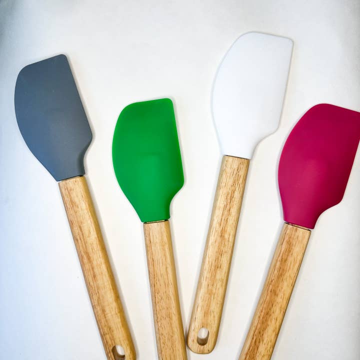 Smile Boutiques - Wholesale Kitchen Utensil Set - Earth-Friendly Wooden Utensil Set | Natural, Plastic Free2