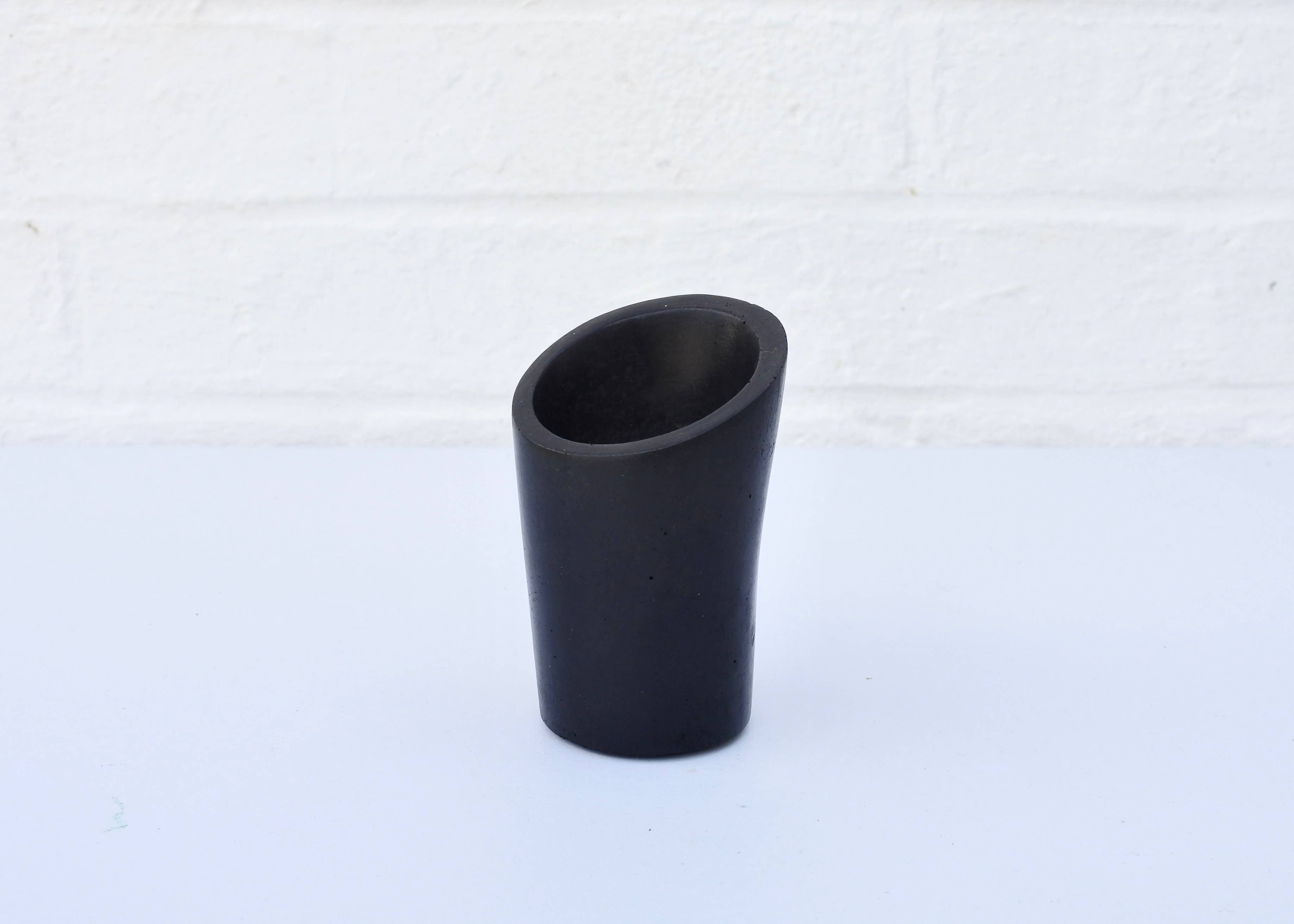FERN Studio - Wholesale Plantenpot - Duurzaam Concrete Mini Vessel 1 - cilinder. Handgemaakt1