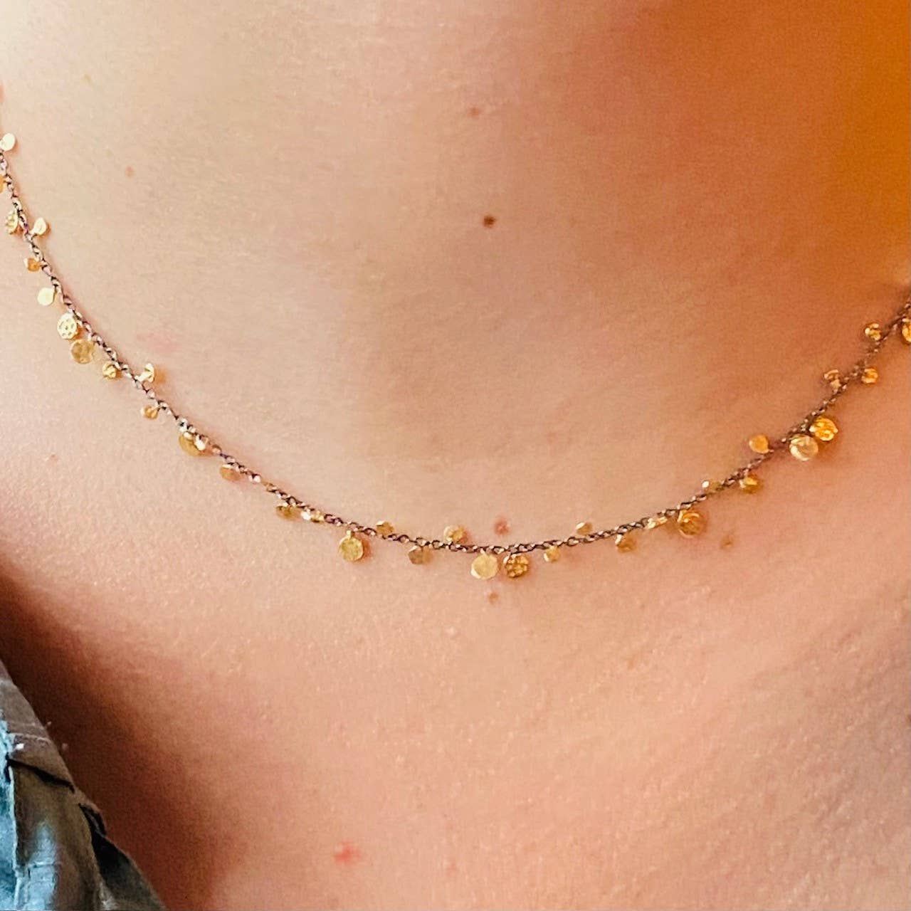 Sophie Deschamps Bijoux - Vente Colliers à pendentif - Collier chaine en argent oxydé et pendentif pl. or- Alisson1