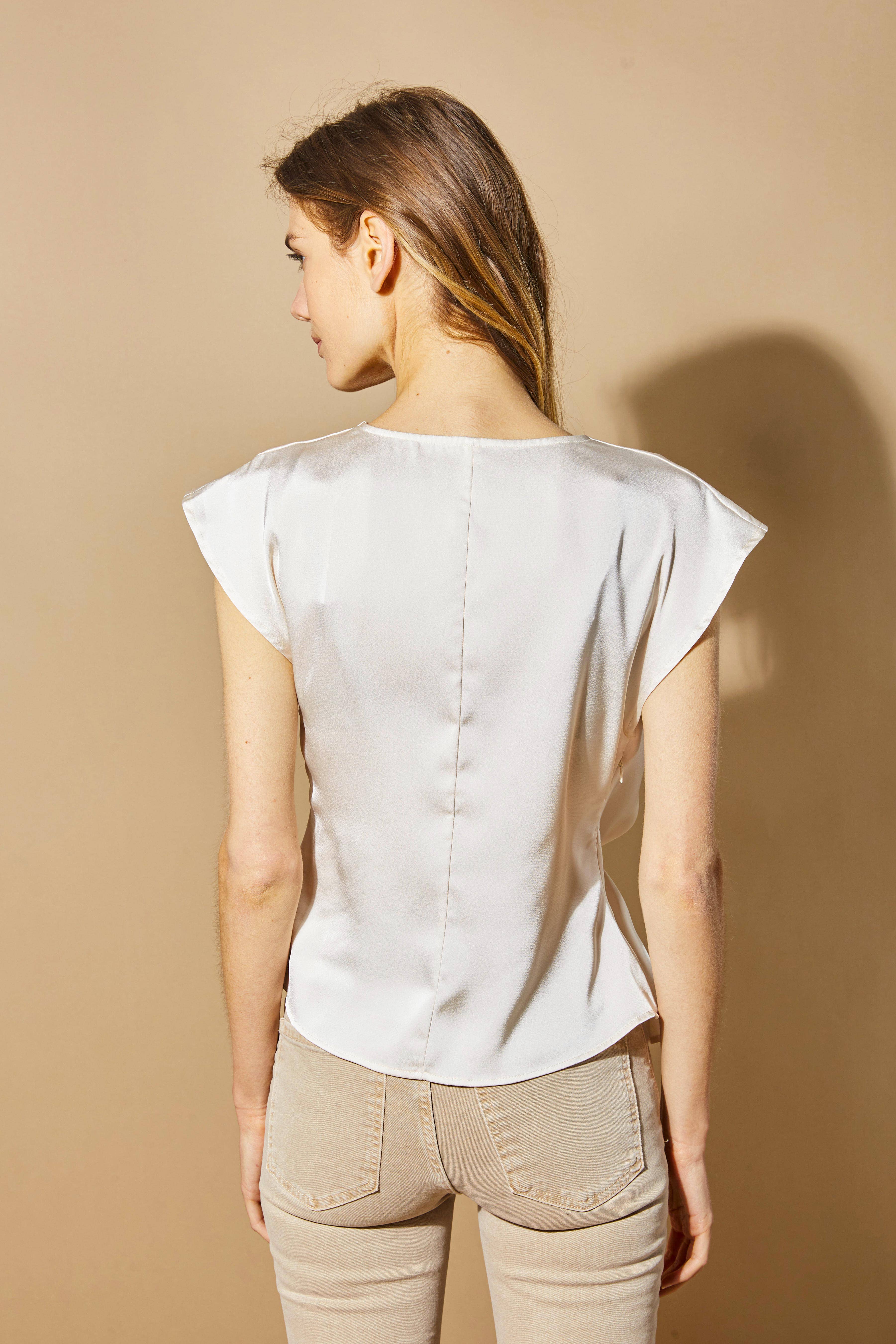 ELLI WHITE - Vente Chemisier – femme - Top en satin sans manche noué13