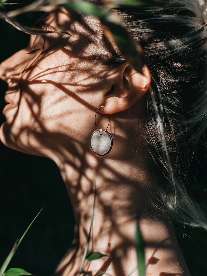 cerceaux LOREN Shell pour la vente par enigma of eden