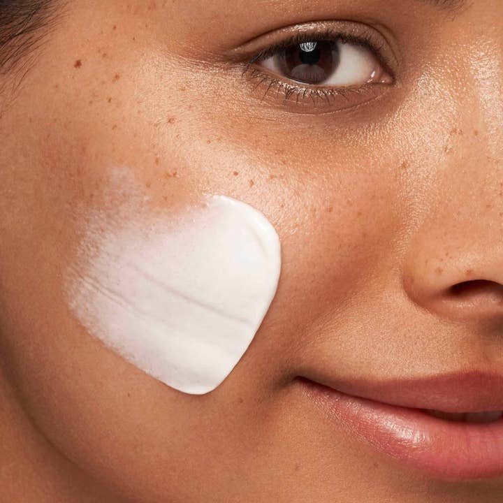 MADE WITH CARE - INTUISKIN - Wholesale Anti-Aging Moisturizer - DreamYoung | Smoothing Radiance Cream1