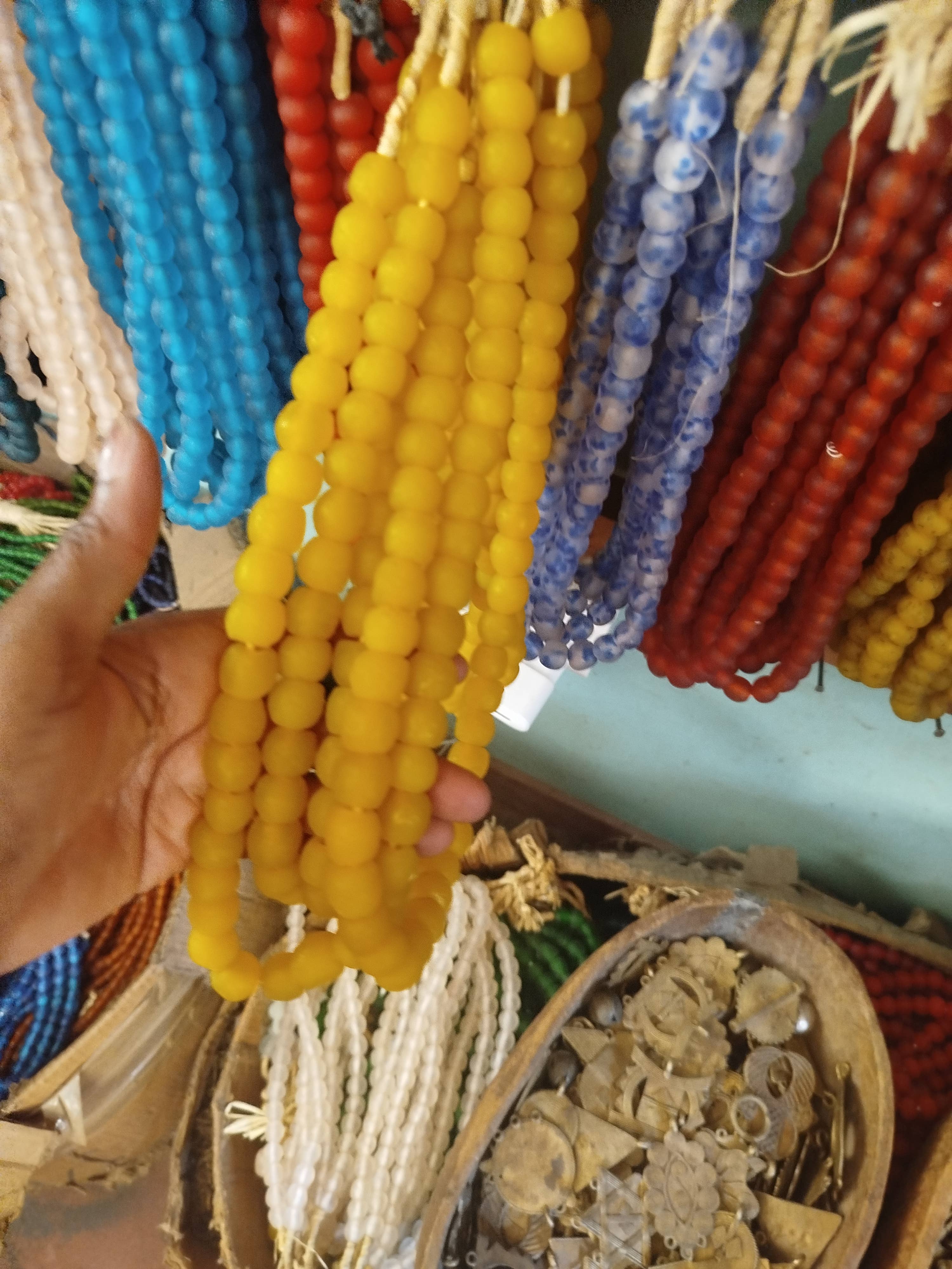 African Craft Collection - Vente Perle - Perle en verre recyclé en poudre du Ghana - Pour la fabrication de bijoux12