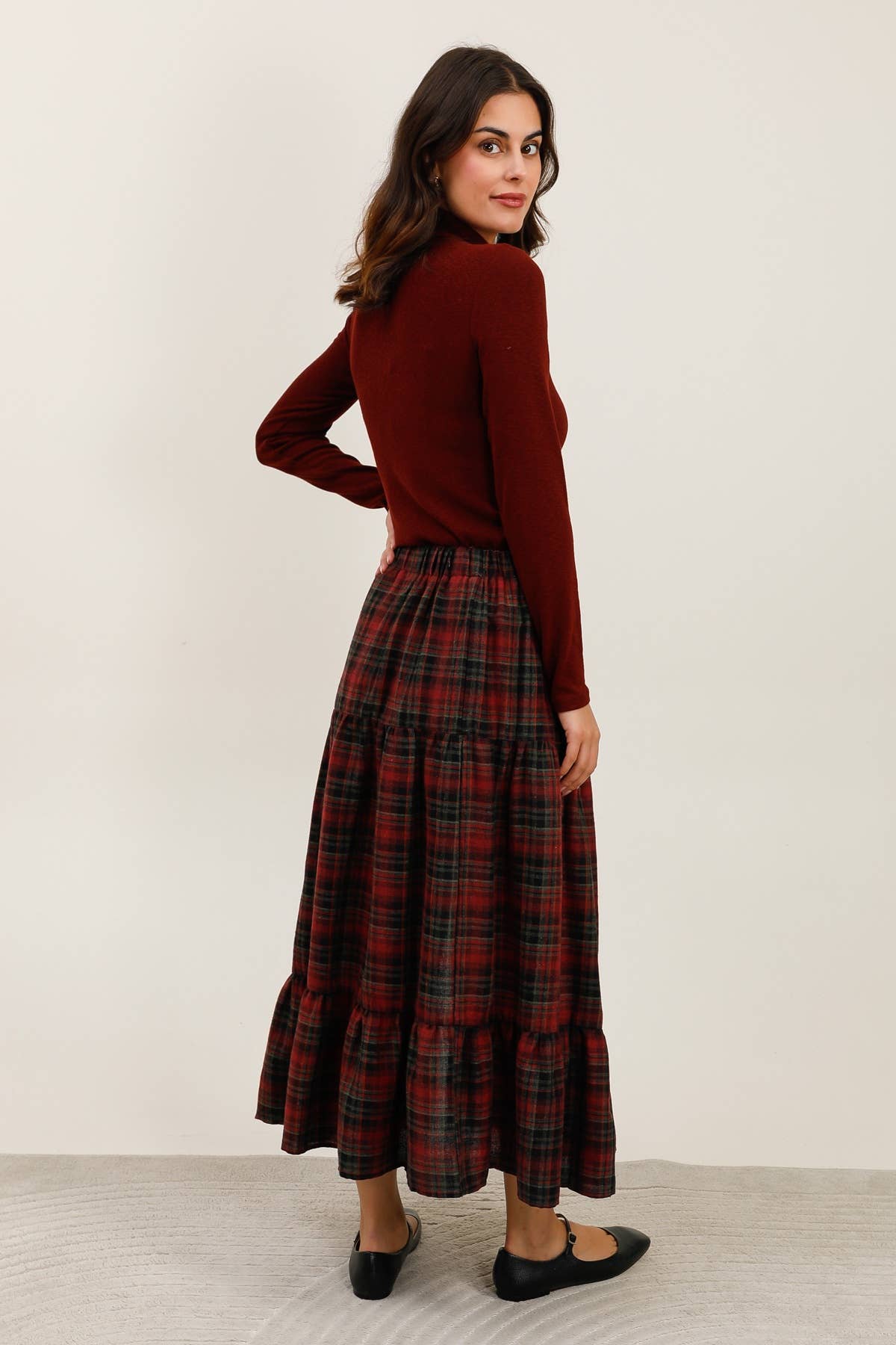 Daphnea - Wholesale Skirt - Women's - 32088 LONG CHECKERED SKIRT4