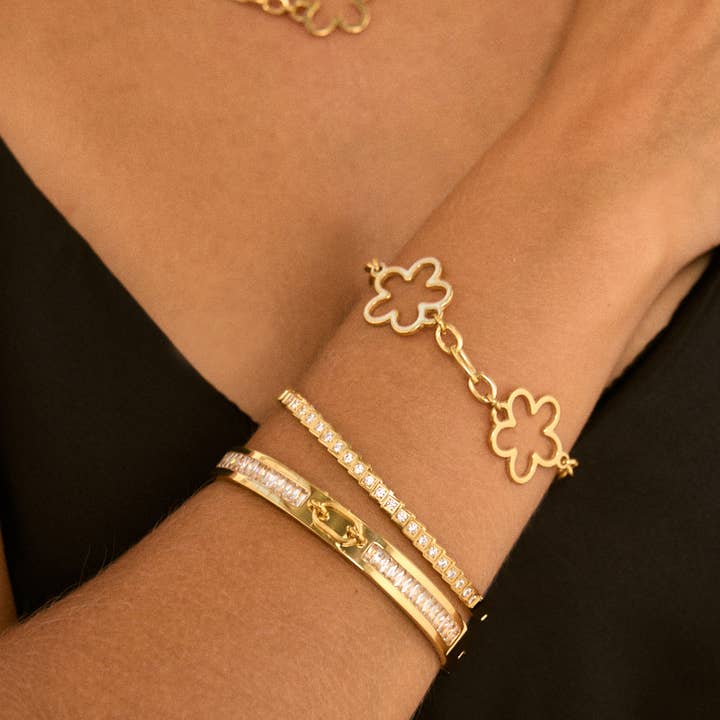 Stainless steel bangle bracelet 324AQ307 and other Purchase Wholesale bracciali acciaio. Free Returns & Net 60 Terms on Faire trending on Faire.